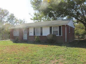 304 Walker St in Clarksville, TN - Building Photo - Building Photo