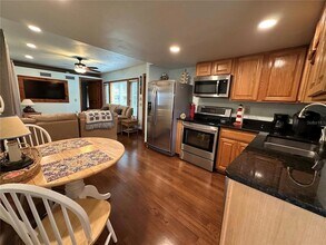 56315 Hickory Rd in Astor, FL - Foto de edificio - Building Photo