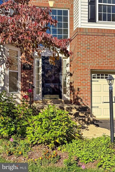 47497 Saulty Dr in Sterling, VA - Building Photo