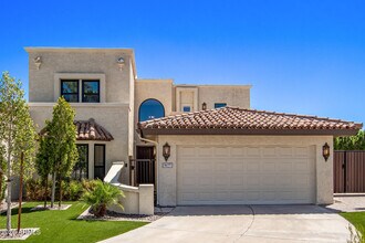 4655 E Monte Way in Phoenix, AZ - Building Photo - Building Photo