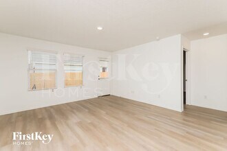 10422 McClintock Dr in Converse, TX - Building Photo - Building Photo
