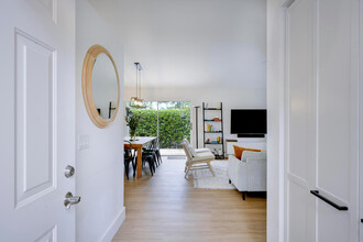 32 Admirals Ct in Palm Beach Gardens, FL - Building Photo - Building Photo