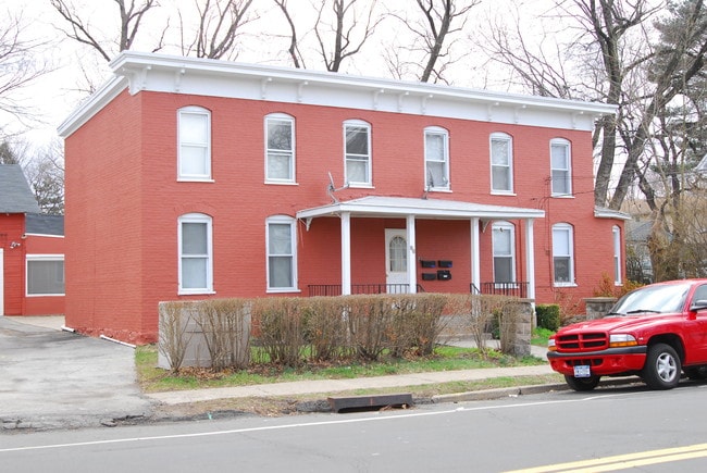 96 S Main St in Pearl River, NY - Foto de edificio - Building Photo