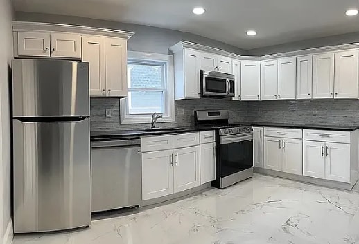30 Julian St, Unit 3 in Boston, MA - Foto de edificio - Building Photo