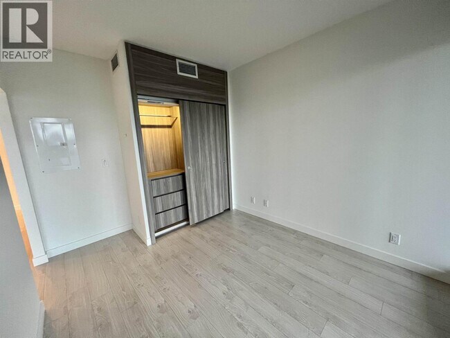 4880 Lougheed Hwy. in Burnaby, BC - Building Photo - Building Photo