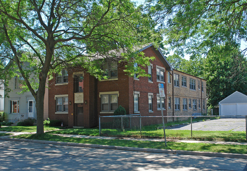 1108 Wisconsin Ave in Racine, WI - Building Photo