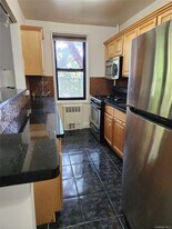 150-11-150-72 72nd Rd in Queens, NY - Building Photo