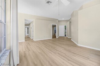 2663 Aft Ave in Naples, FL - Foto de edificio - Building Photo