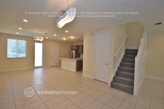 6450 NW 103rd Pl in Doral, FL - Building Photo - Building Photo