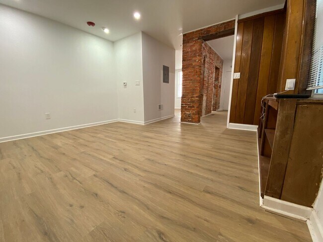 4622 Kingsessing Ave, Unit A in Philadelphia, PA - Building Photo - Building Photo