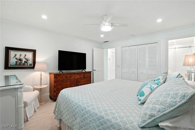 property at 2100 Gulf Shore Blvd N