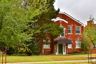 2617 N Hudson Ave in Oklahoma City, OK - Foto de edificio - Building Photo