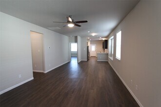24518 Lorenzo Glaze Trail in Katy, TX - Foto de edificio - Building Photo