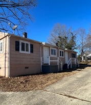 1299 Vernon Pl, Unit A in High Point, NC - Building Photo