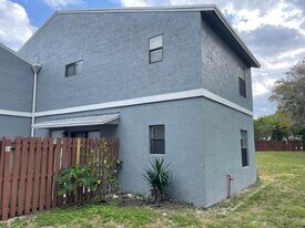 28 Crossings Cir in Boynton Beach, FL - Building Photo