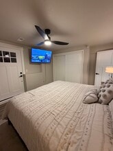 4434 Honey Bee Rdg in Des Moines, IA - Foto de edificio - Building Photo