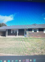 517 Cottonwood Ln in Tecumseh, OK - Building Photo