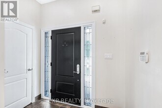 915 Oaktree Crescent in Newmarket, ON - Building Photo - Building Photo