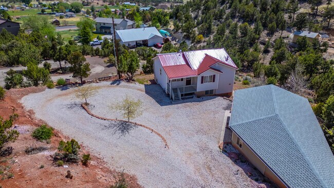 328 Hillcrest Cir in Central, UT - Building Photo - Building Photo