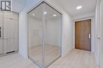 39 Roehampton Ave in Toronto, ON - Building Photo - Building Photo