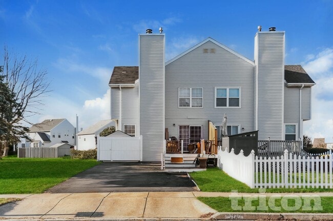 property at 362 Bradford Ln