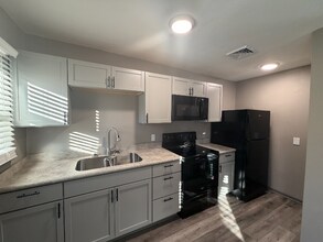 637 S 3rd St in Salina, KS - Foto de edificio - Building Photo