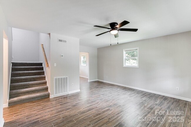 4027 Bearwood Ave in Charlotte, NC - Building Photo - Building Photo