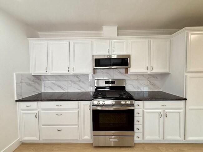 677 Whyte Ave-Unit -677 Whyte Avenue in Roseville, CA - Building Photo - Building Photo