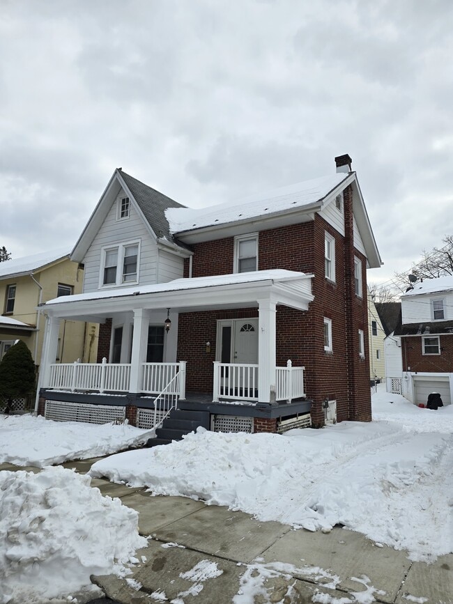 property at 2532 Glen Terrace