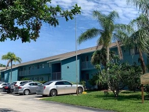 2440 S Ocean Dr in Stuart, FL - Building Photo - Building Photo