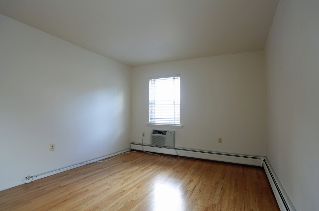 Brownstone and Main Union Apartments in Little Falls, NJ