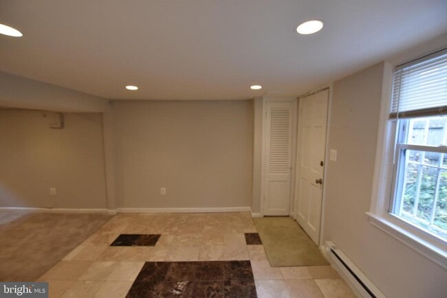 property at 909 Maplewood Ave