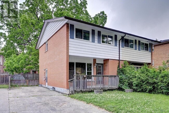 110 Conway Dr in Kitchener, ON - Building Photo - Building Photo