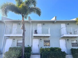 4145 NE 21st Terrace in Lighthouse Point, FL - Building Photo