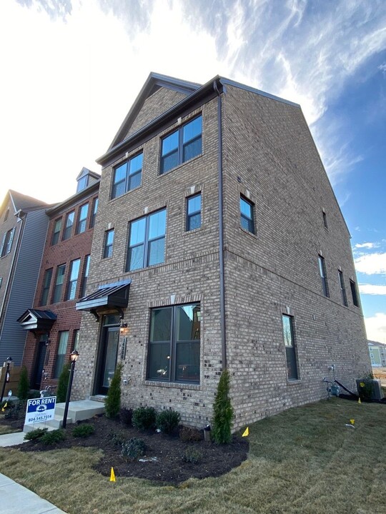 14300 Colonyhouse Blvd in Midlothian, VA - Building Photo