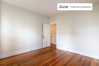 Private bedroom in 4 bed/1 bath Home in Boston, MA - Building Photo - Building Photo