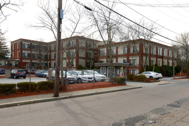 Hamilton Wade Apartments in Brockton, MA - Foto de edificio - Building Photo