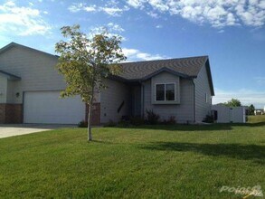 717 Auburn Dr in Rapid City, SD - Building Photo - Building Photo