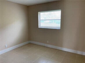 5180 NE 6th Ave in Oakland Park, FL - Building Photo - Building Photo