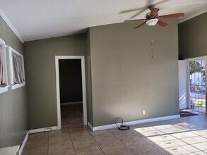 962 S Woods Ave in Los Angeles, CA - Building Photo - Building Photo