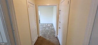 33 S York Rd in Hatboro, PA - Building Photo