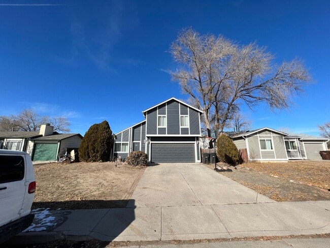 property at 713 Autumn Pl