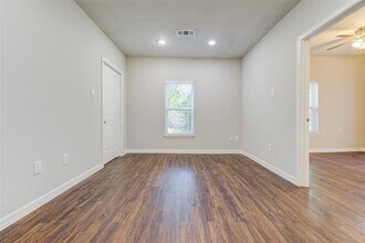 63 Nix St in Houston, TX - Building Photo - Building Photo