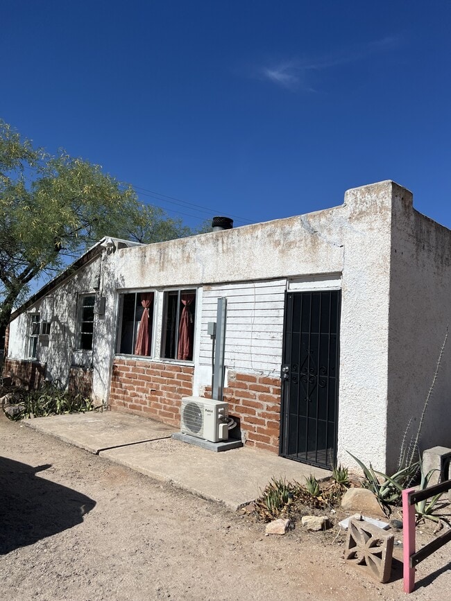 property at 320 N Warren Ave