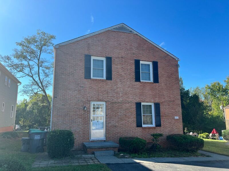 2512 Plateau Rd in Charlottesville, VA - Building Photo