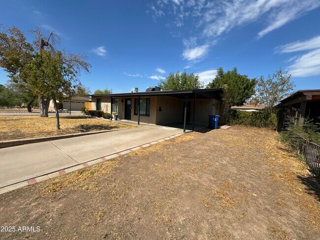 2115 S Stanley Pl in Tempe, AZ - Foto de edificio - Building Photo