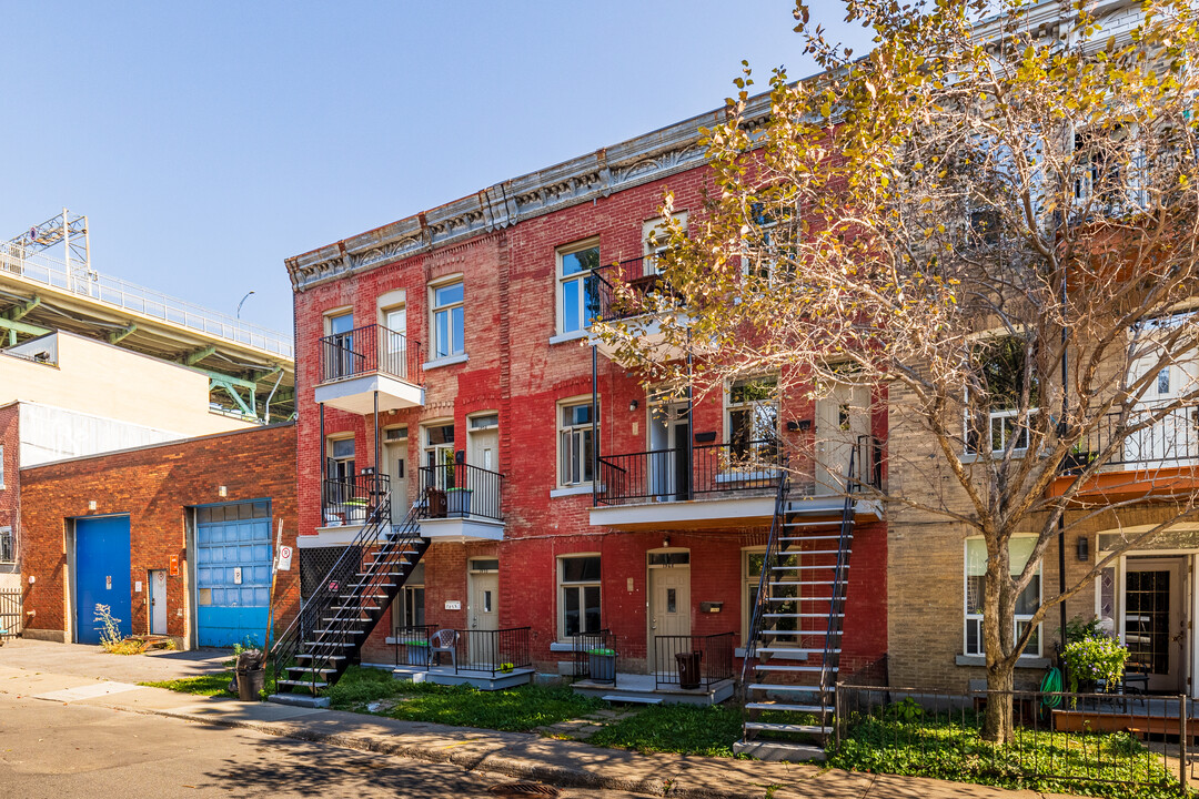 1968-1974 Falardeau Rue in Montréal, QC - Building Photo