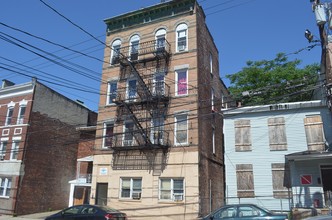 1217 Bergenline Ave in Union City, NJ - Building Photo - Building Photo