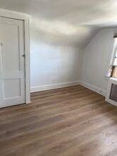 564 S Main St in Hightstown, NJ - Building Photo - Building Photo