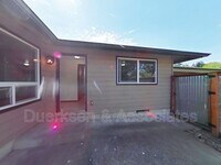 3288 NE Lancaster St